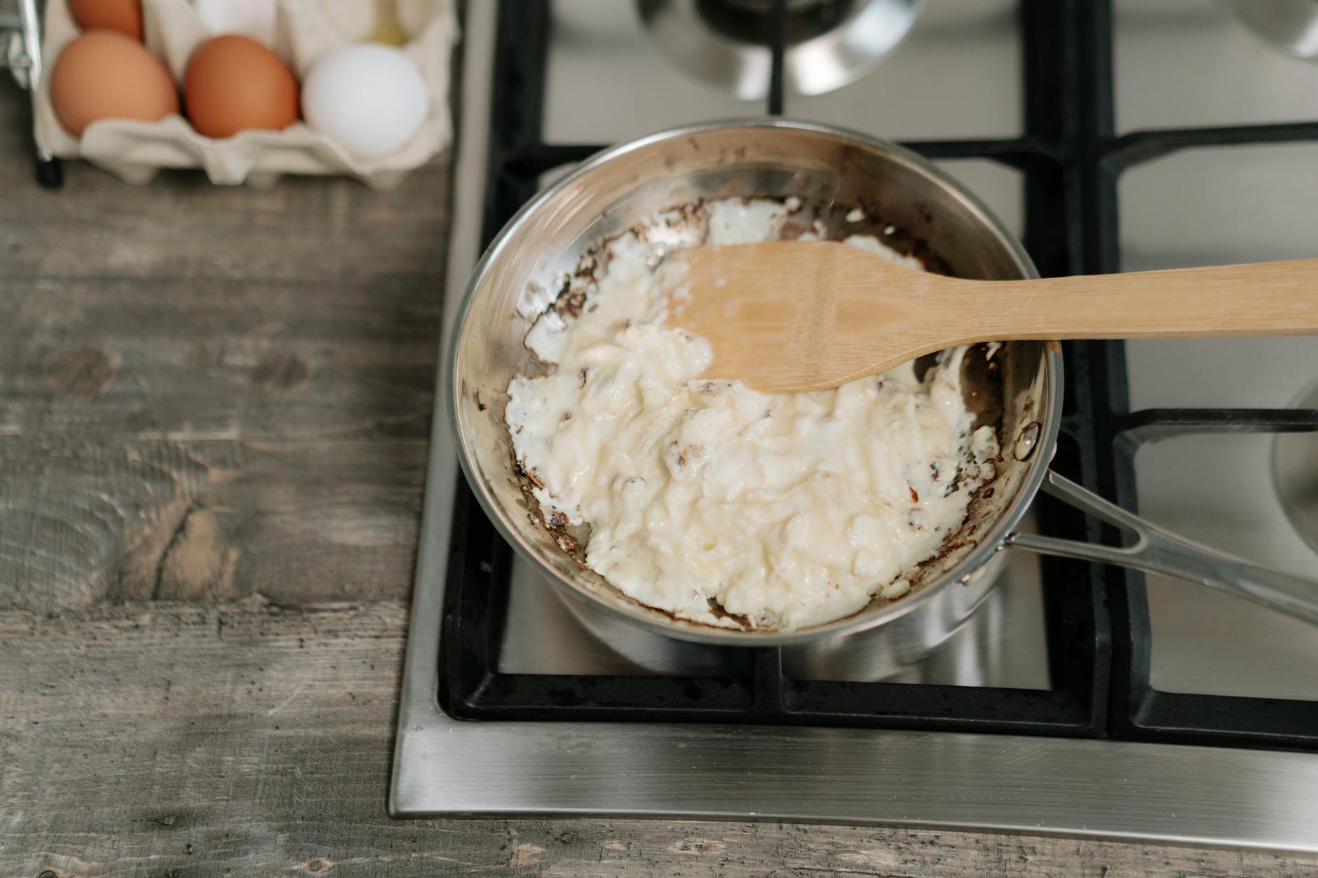 The Ultimate Guide to Scrambled Eggs Without Milk: Why Less is More for Perfect Texture
